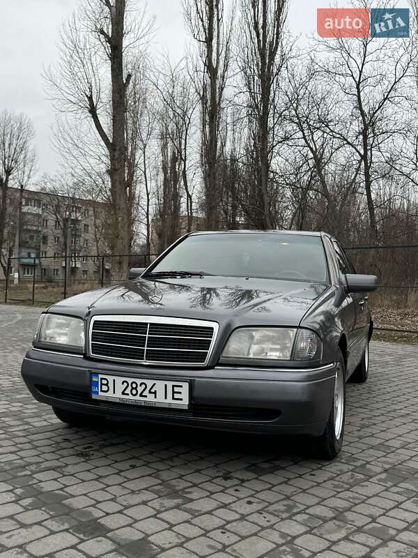 Седан Mercedes-Benz C-Class 1995 в Кременчуге