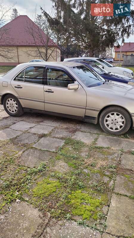 Седан Mercedes-Benz C-Class 1995 в Береговому