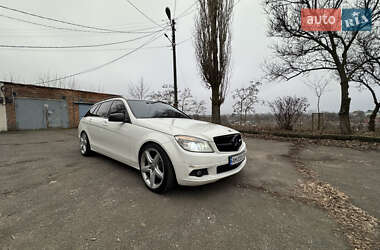 Універсал Mercedes-Benz C-Class 2010 в Житомирі