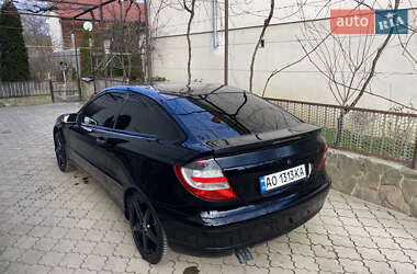 Купе Mercedes-Benz C-Class 2004 в 