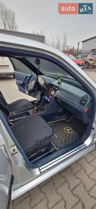 Седан Mercedes-Benz C-Class 1998 в Киеве