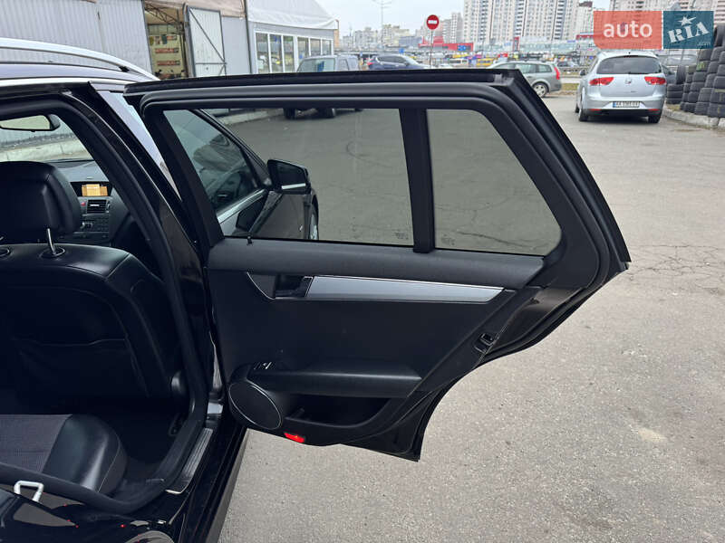 Универсал Mercedes-Benz C-Class 2010 в Киеве фото 33 Универсал Mercedes-Benz C-Class 2010 в Киеве