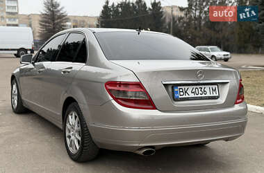 Седан Mercedes-Benz C-Class 2008 в Ровно