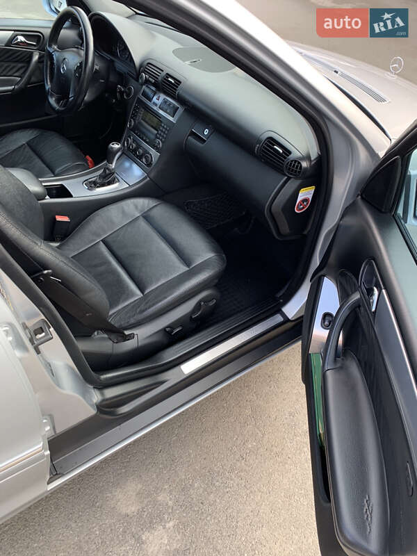 Седан Mercedes-Benz C-Class 2005 в Тернополе