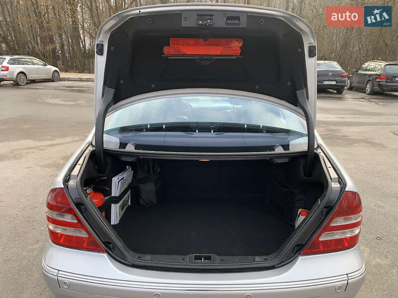 Седан Mercedes-Benz C-Class 2005 в Тернополе