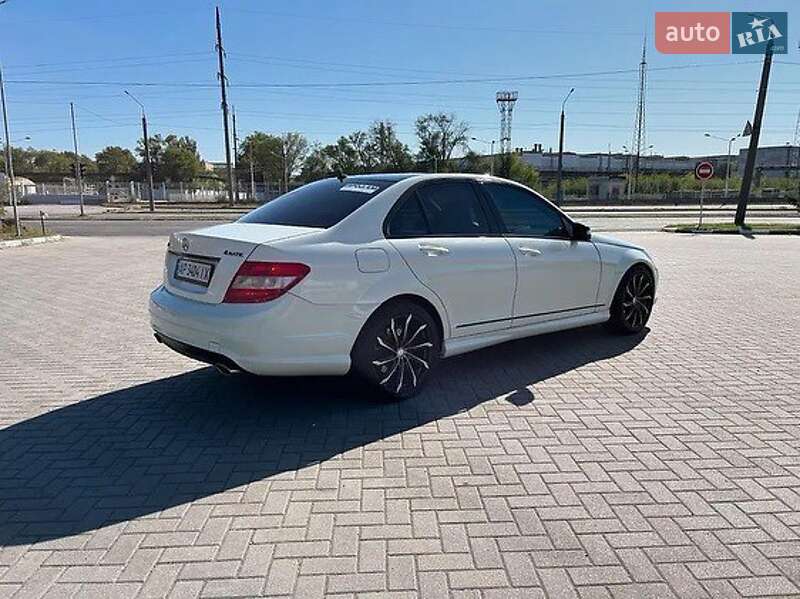 Седан Mercedes-Benz C-Class 2011 в Ужгороде