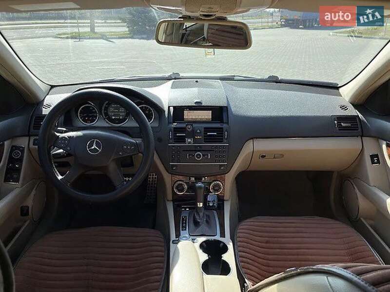Седан Mercedes-Benz C-Class 2011 в Ужгороде