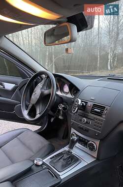Седан Mercedes-Benz C-Class 2011 в 