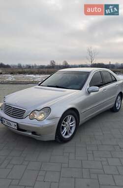 Седан Mercedes-Benz C-Class 2002 в Ровно