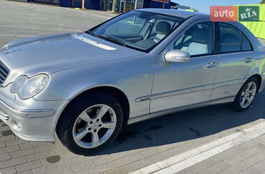 Седан Mercedes-Benz C-Class 2005 в 