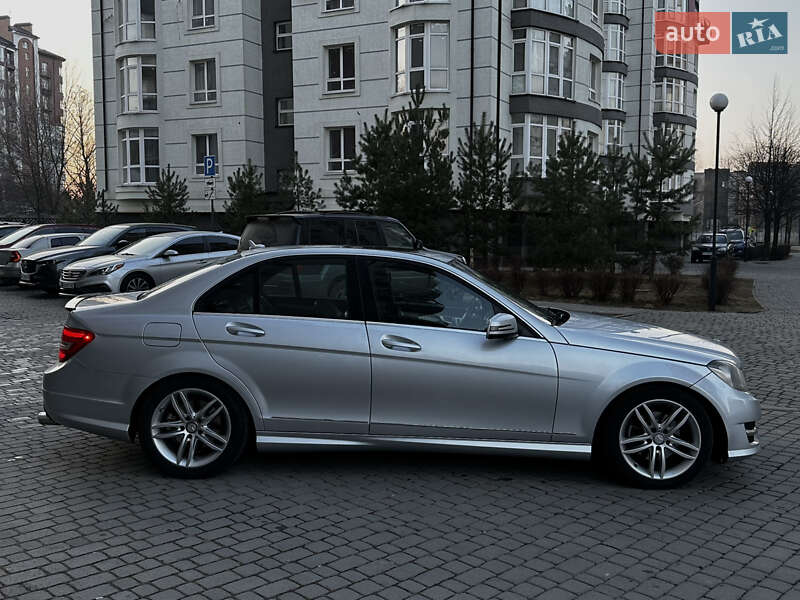 Седан Mercedes-Benz C-Class 2012 в Коломые