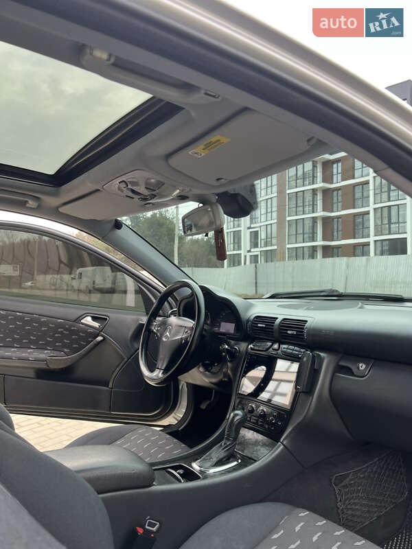 Купе Mercedes-Benz C-Class 2003 в Новояворовске