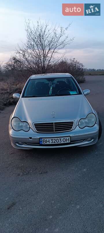 Седан Mercedes-Benz C-Class 2003 в Овідіополі
