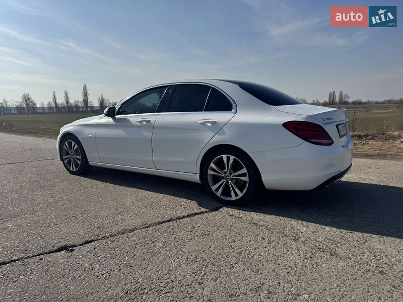 Седан Mercedes-Benz C-Class 2017 в Киеве