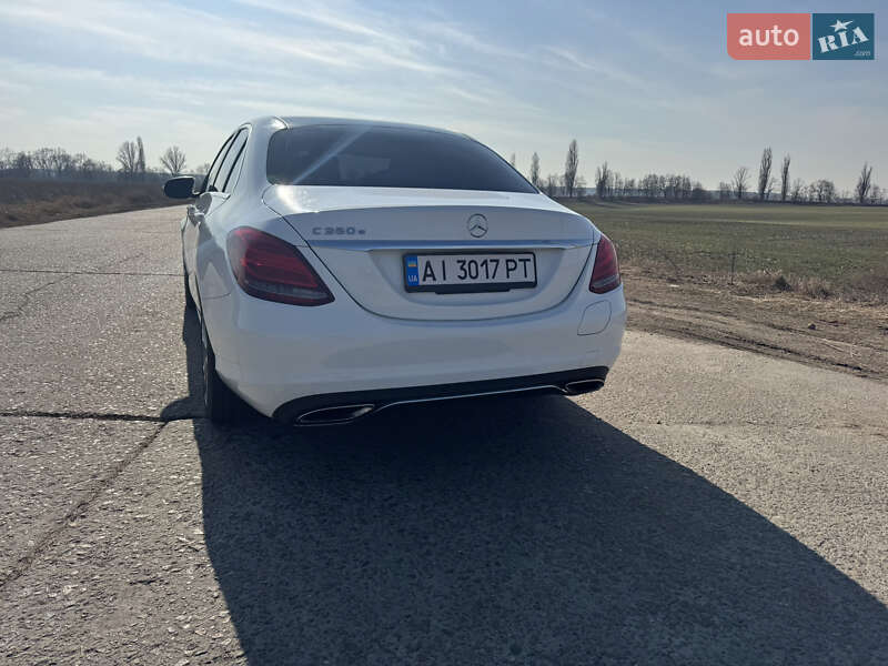 Седан Mercedes-Benz C-Class 2017 в Киеве