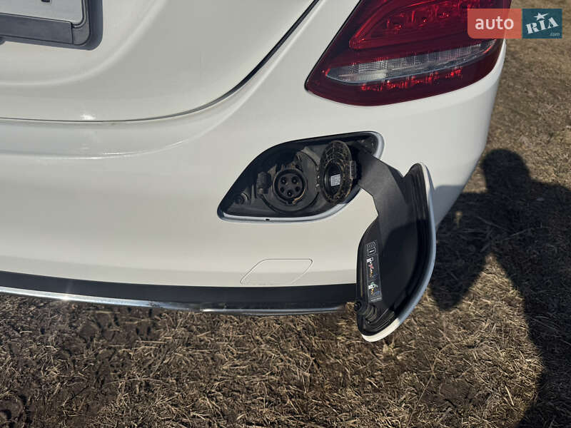 Седан Mercedes-Benz C-Class 2017 в Киеве