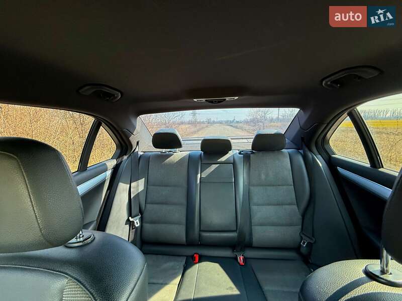 Седан Mercedes-Benz C-Class 2008 в Кривом Роге