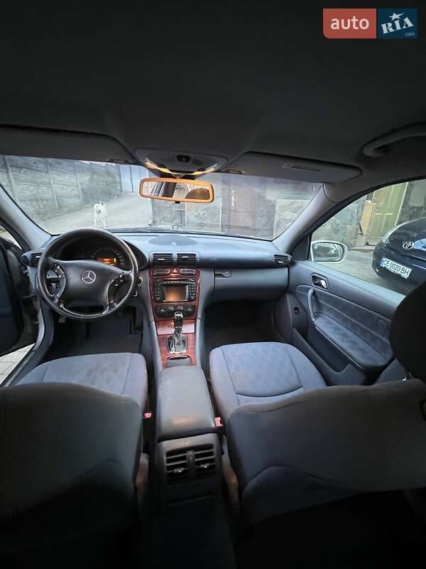 Седан Mercedes-Benz C-Class 2001 в Черновцах
