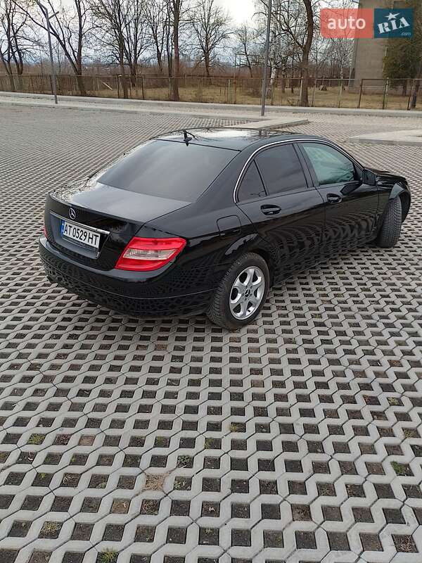 Седан Mercedes-Benz C-Class 2009 в Ивано-Франковске