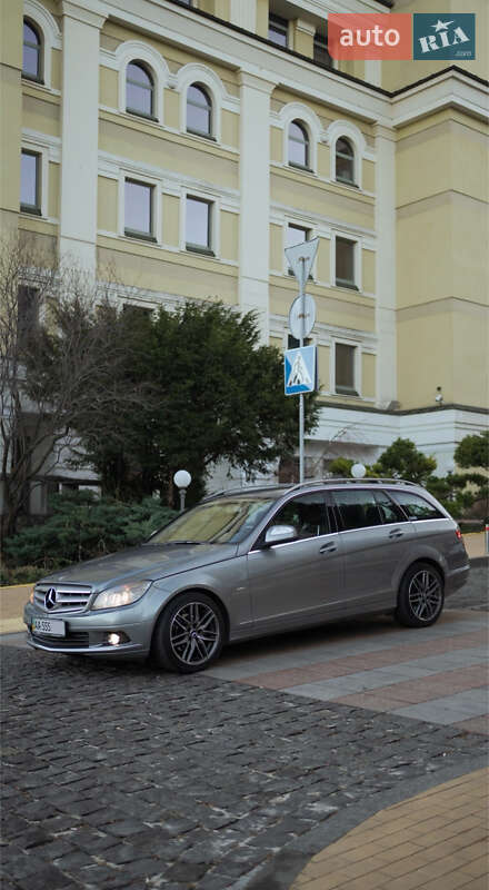 Універсал Mercedes-Benz C-Class 2008 в Києві