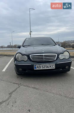 Седан Mercedes-Benz C-Class 2002 в Виннице