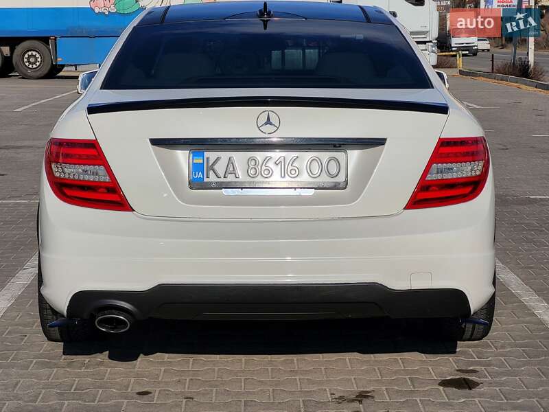 Купе Mercedes-Benz C-Class 2013 в Киеве