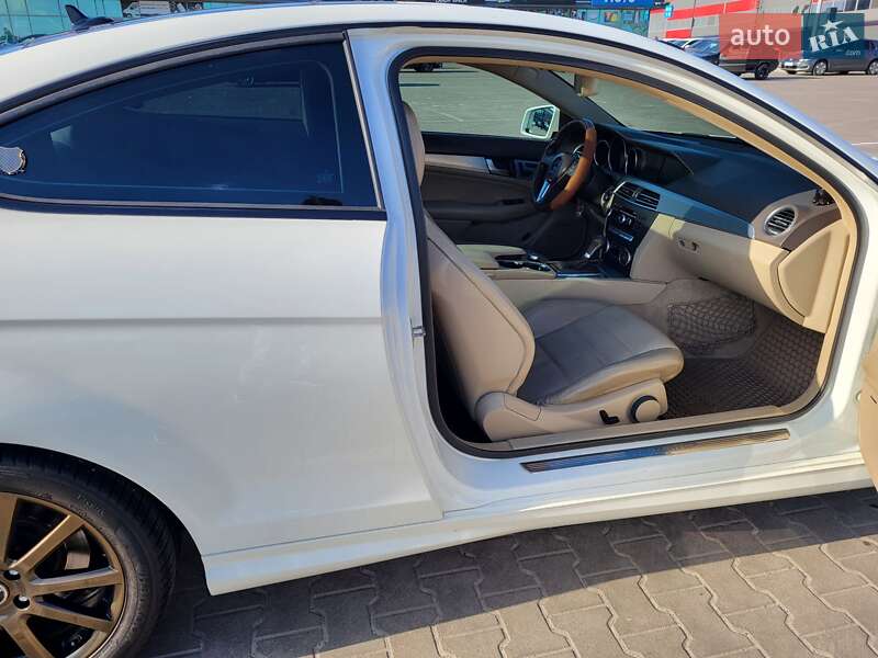 Купе Mercedes-Benz C-Class 2013 в Киеве