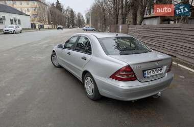 Седан Mercedes-Benz C-Class 2003 в 