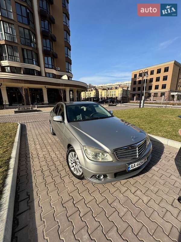 Седан Mercedes-Benz C-Class 2008 в Киеве