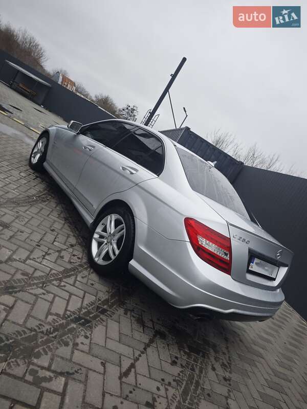 Седан Mercedes-Benz C-Class 2011 в Полтаві