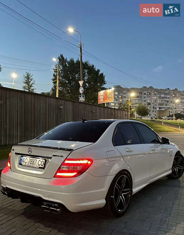 Седан Mercedes-Benz C-Class 2011 в Луцке