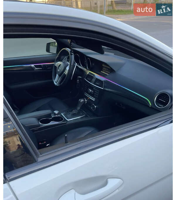 Седан Mercedes-Benz C-Class 2011 в Луцке