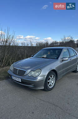 Седан Mercedes-Benz C-Class 2003 в Кельменцях