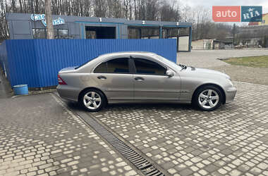 Седан Mercedes-Benz C-Class 2004 в 