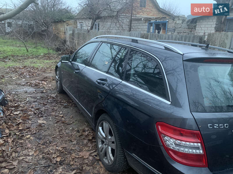 Универсал Mercedes-Benz C-Class 2009 в Херсоне