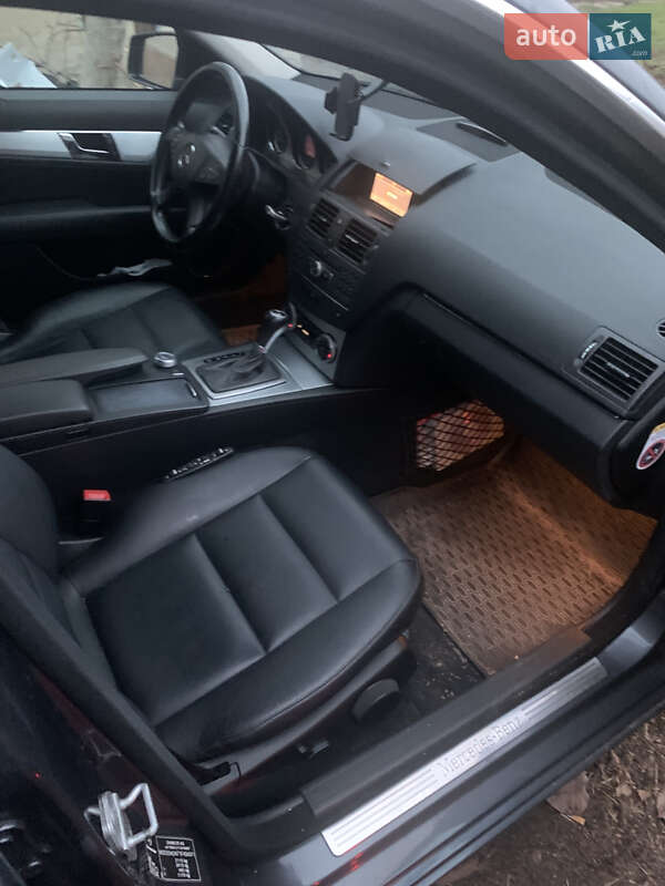 Универсал Mercedes-Benz C-Class 2009 в Херсоне