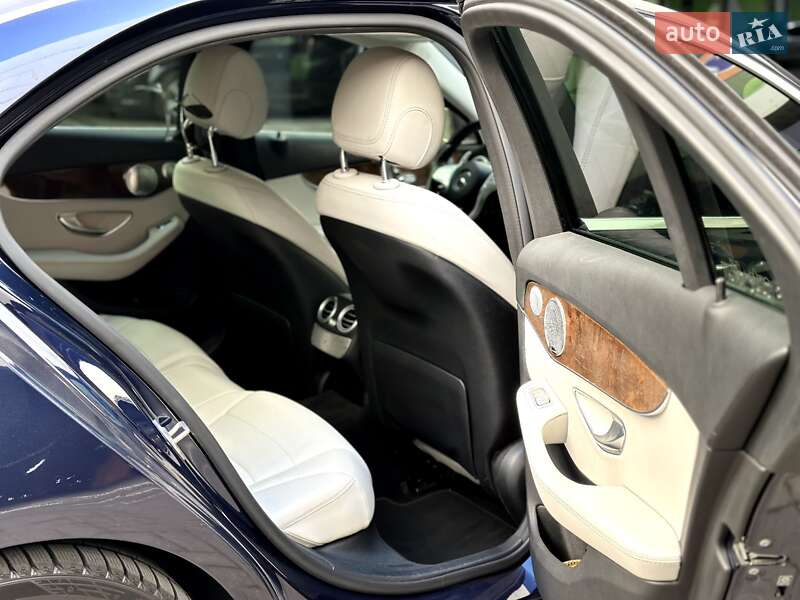 Седан Mercedes-Benz C-Class 2016 в Киеве