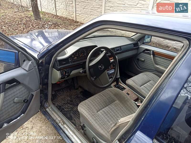 Седан Mercedes-Benz C-Class 1991 в Киеве фото 4 Седан Mercedes-Benz C-Class 1991 в Киеве