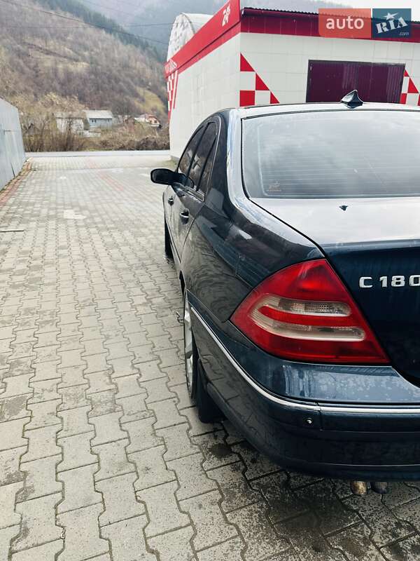 Седан Mercedes-Benz C-Class 2004 в Рахове