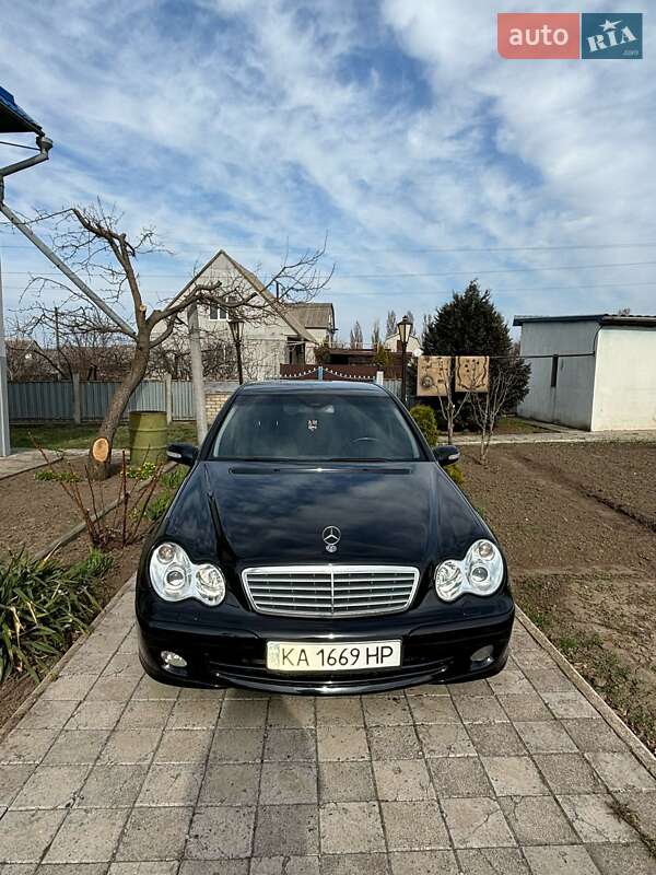 Mercedes-Benz C-Class 2007