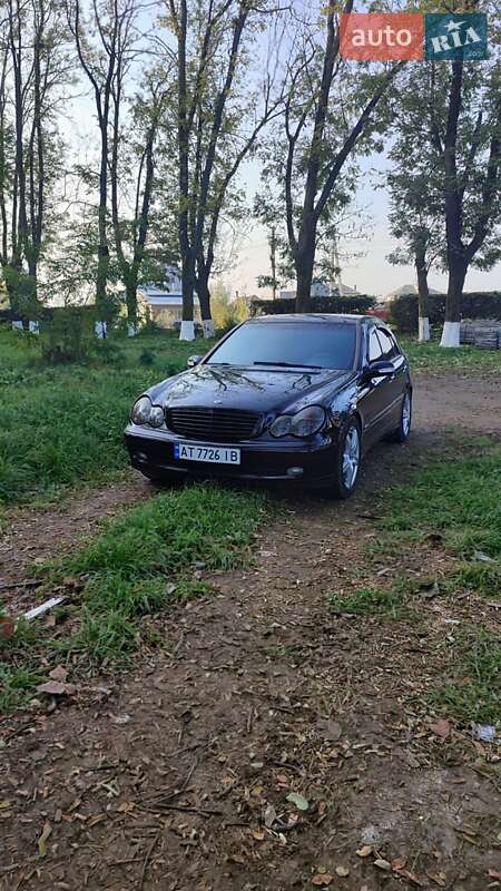 Седан Mercedes-Benz C-Class 2001 в Ивано-Франковске