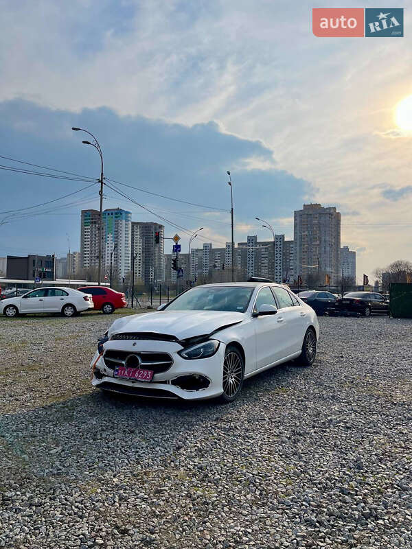 Mercedes-Benz C-Class 2022