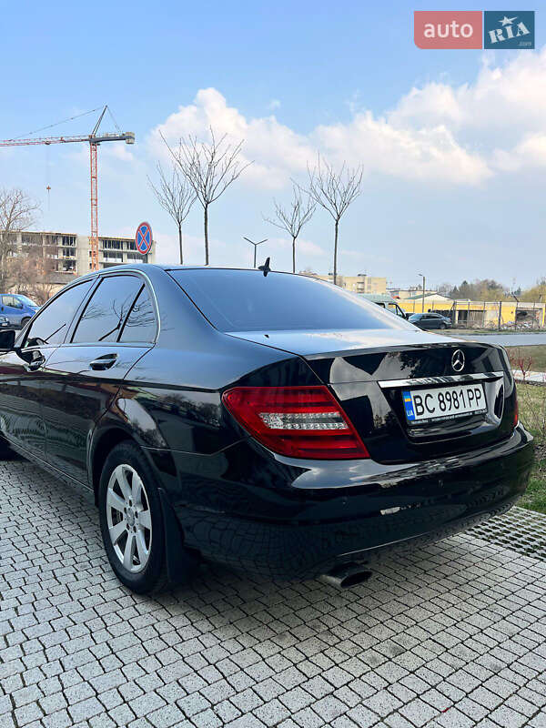 Седан Mercedes-Benz C-Class 2011 в Львові