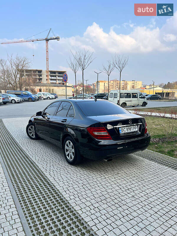 Седан Mercedes-Benz C-Class 2011 в Львові