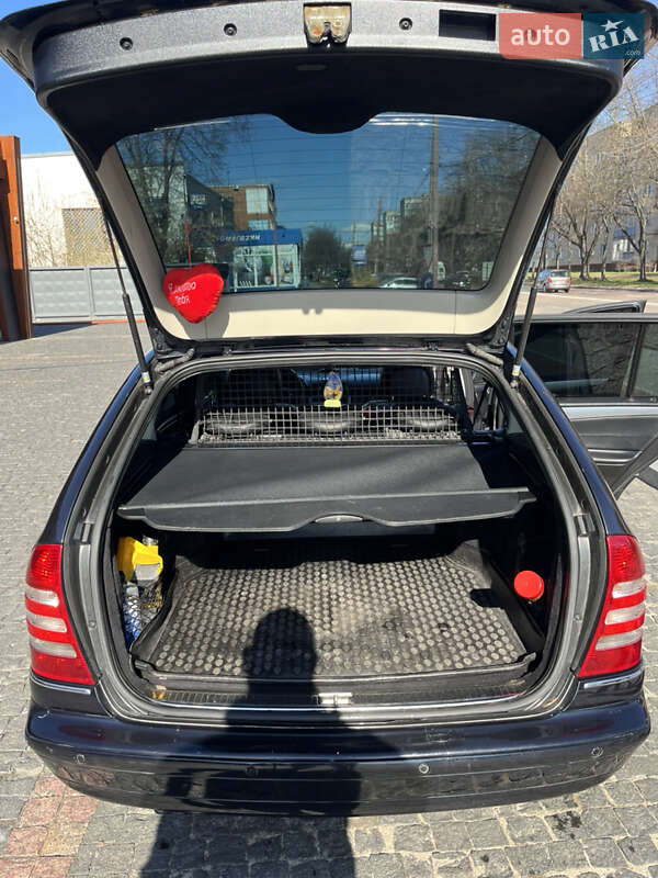 Универсал Mercedes-Benz C-Class 2007 в Чернигове