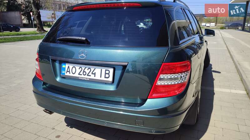 Универсал Mercedes-Benz C-Class 2010 в Ужгороде