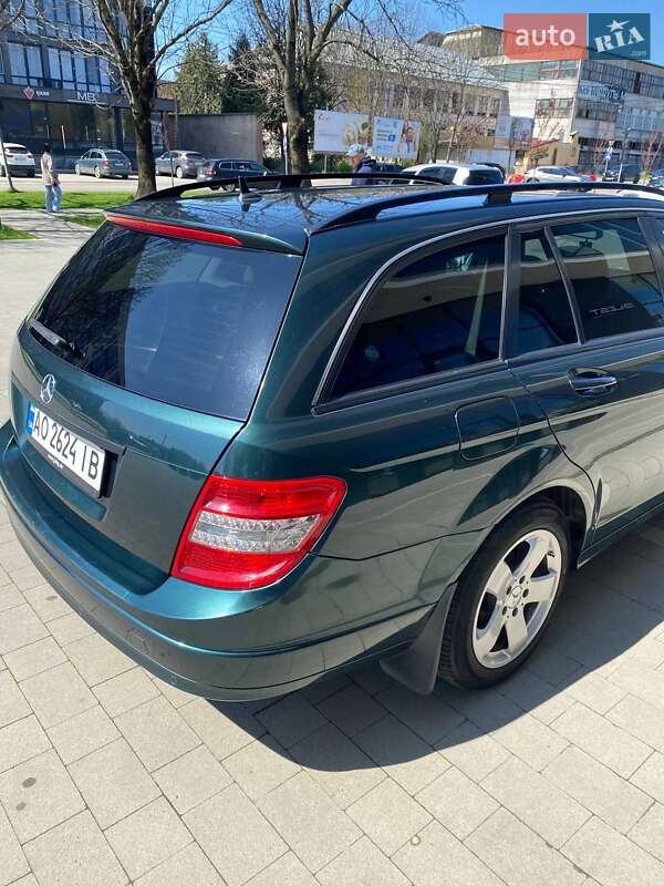 Универсал Mercedes-Benz C-Class 2010 в Ужгороде