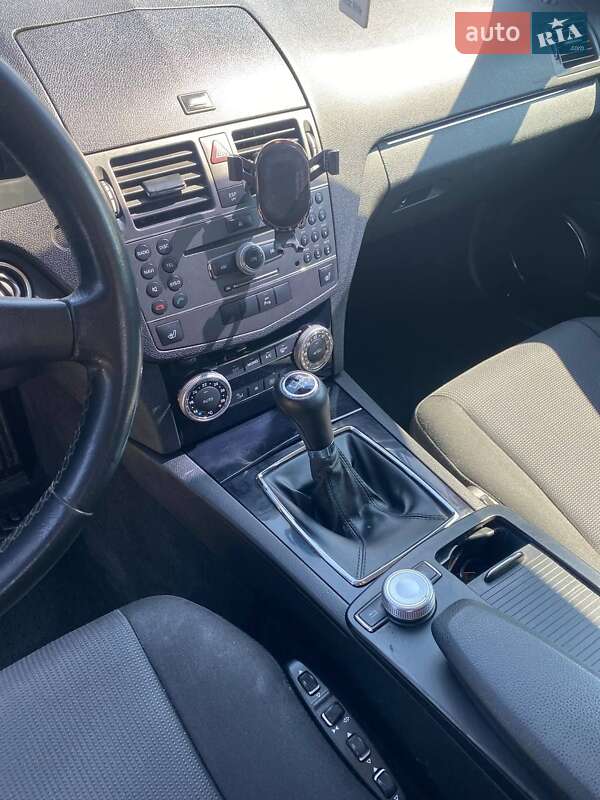 Универсал Mercedes-Benz C-Class 2010 в Ужгороде