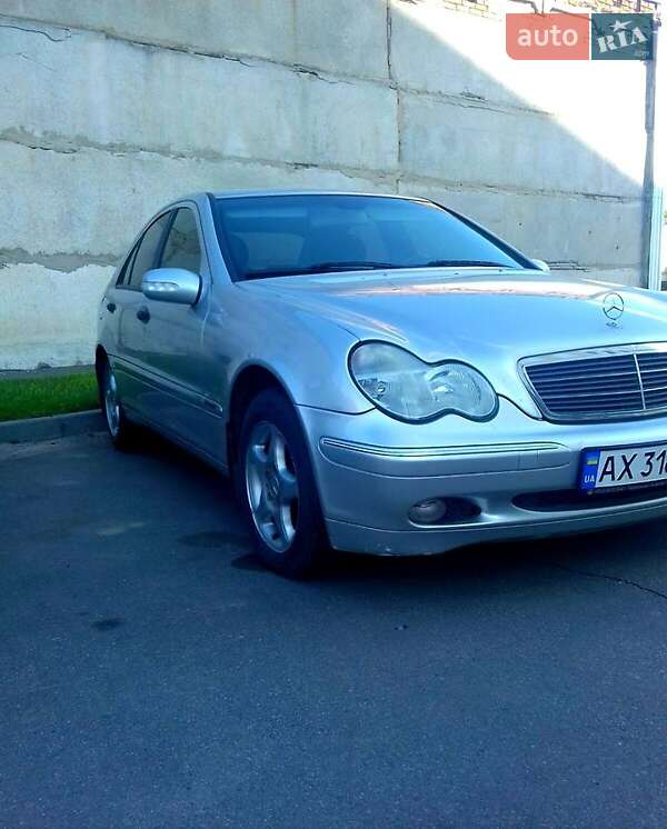 Седан Mercedes-Benz C-Class 2004 в Полтаві