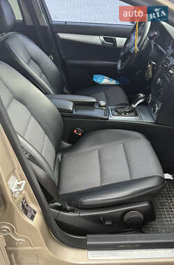 Седан Mercedes-Benz C-Class 2009 в 
